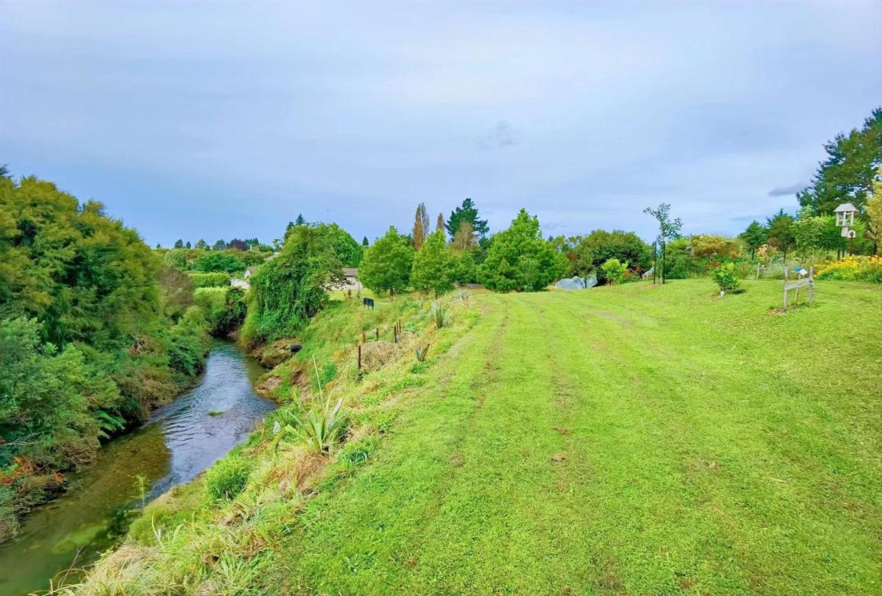 Tranquil Stream Villa Rotorua Ngoại thất bức ảnh